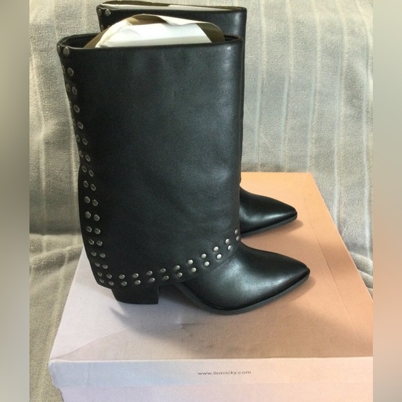 Lisa Vicky Mighty V Studded Healed Bootie Size 6M - Picture 1 of 11